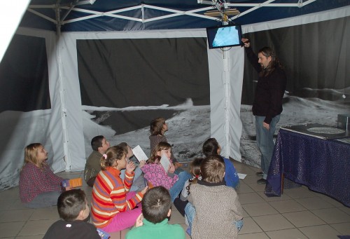 Sous la tente - Photo G.Duvernet