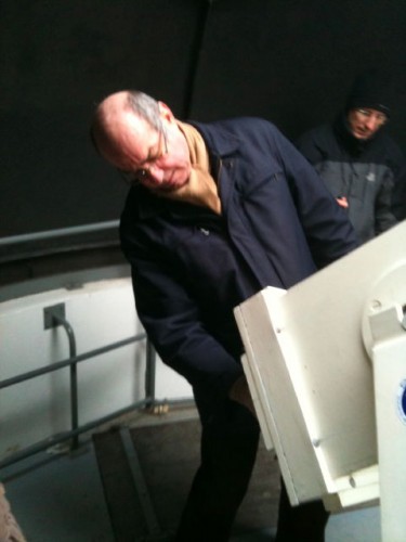 ... à l'aide du vis-président !
