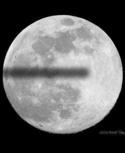 Eclipse.terre.plate.jpg